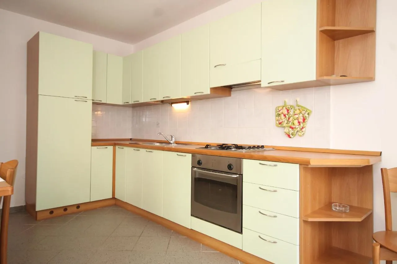 Apartment Nerezine 2518C Croatia